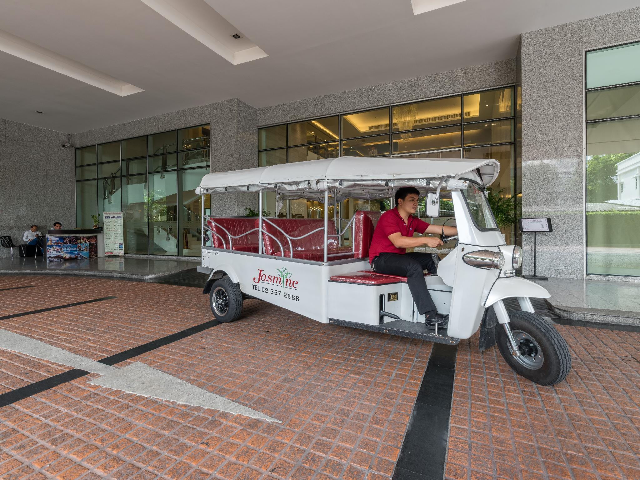 Jasmine Grande Residence Банкок Екстериор снимка The Tuk-Tuk