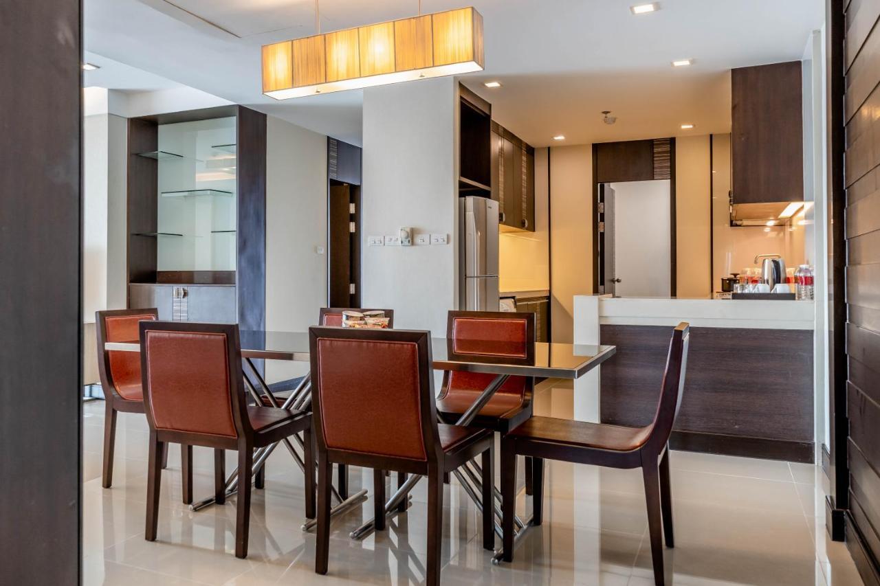 Jasmine Grande Residence Банкок Екстериор снимка A modern dining room
