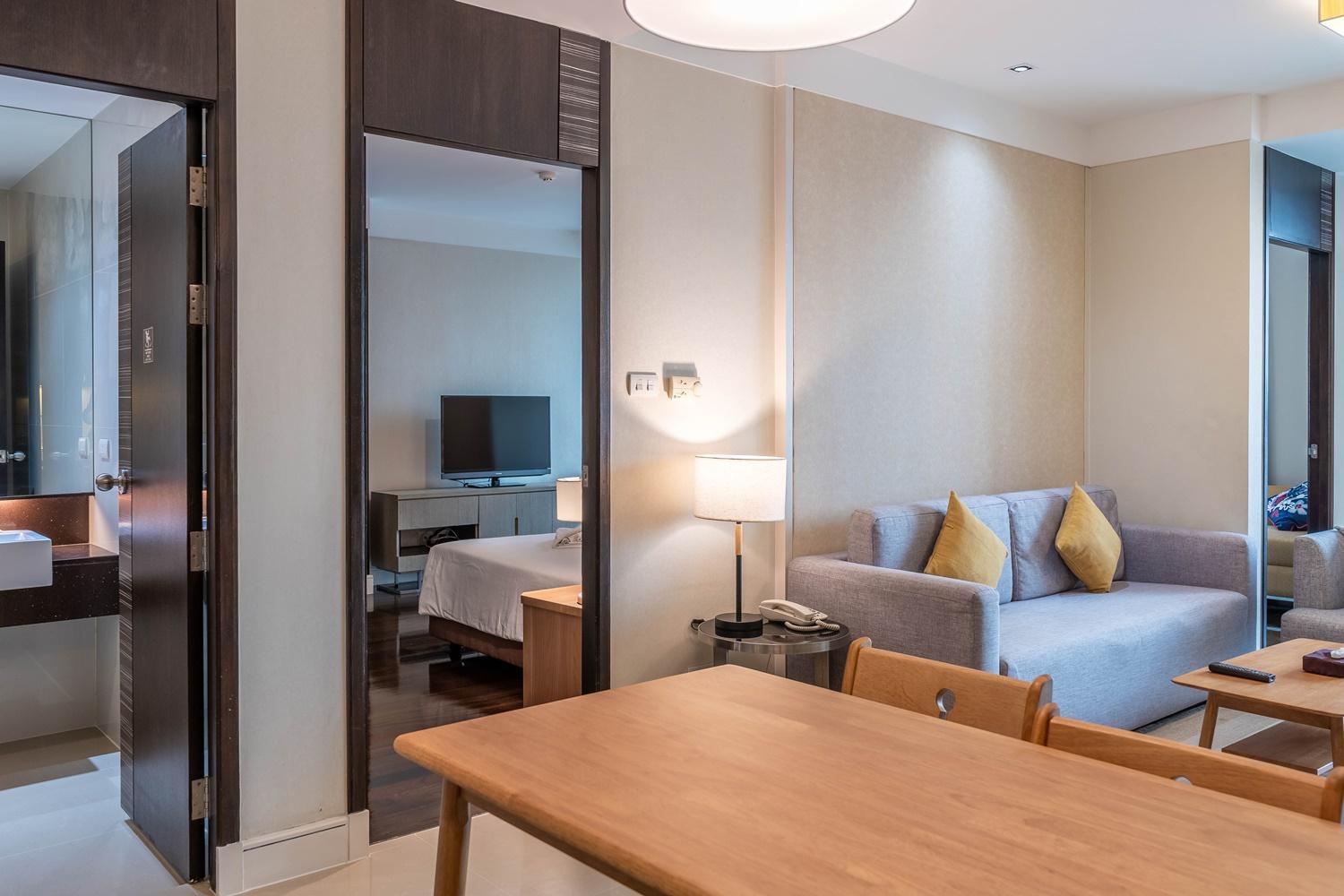 Jasmine Grande Residence Банкок Екстериор снимка A suite at the hotel